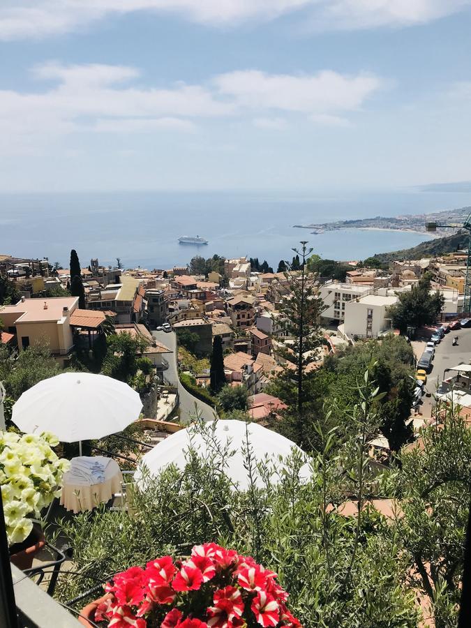 Greta & 2* Taormina
